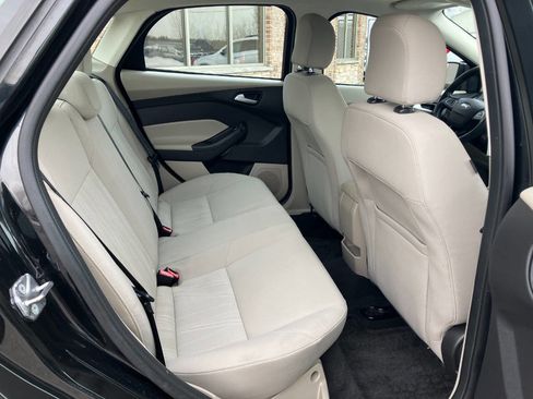 Used 2015 Ford Focus SE image 16
