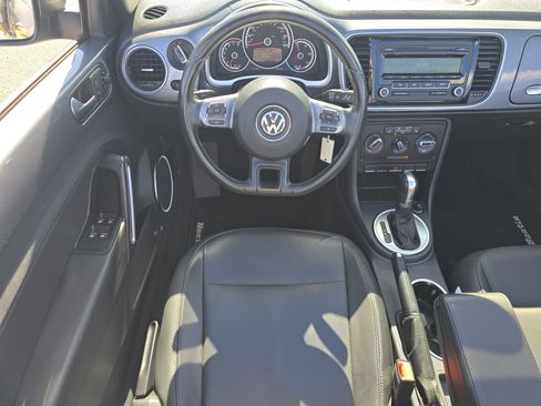 Used 2014 Volkswagen Beetle 1.8T FWD image 21