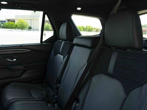 Used 2026 Honda Pilot Black Edition image 19