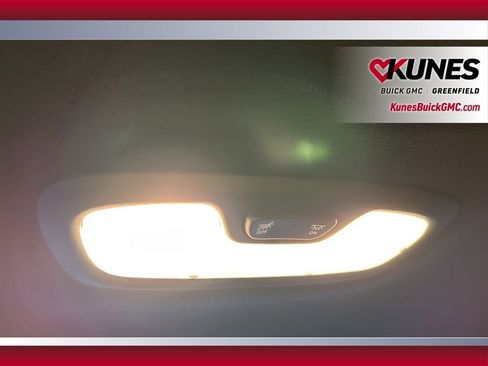 Used 2025 Buick Envista Preferred image 37