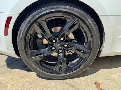 Used 2020 Chevrolet Camaro LT image 7