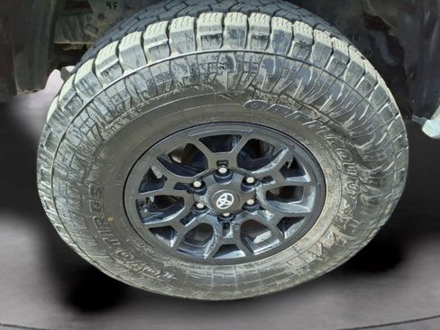 Used 2022 Toyota Tacoma SR5 image 9