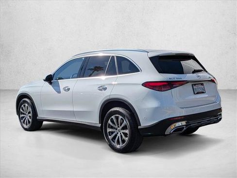 Certified 2025 Mercedes-Benz GLC 300 image 8