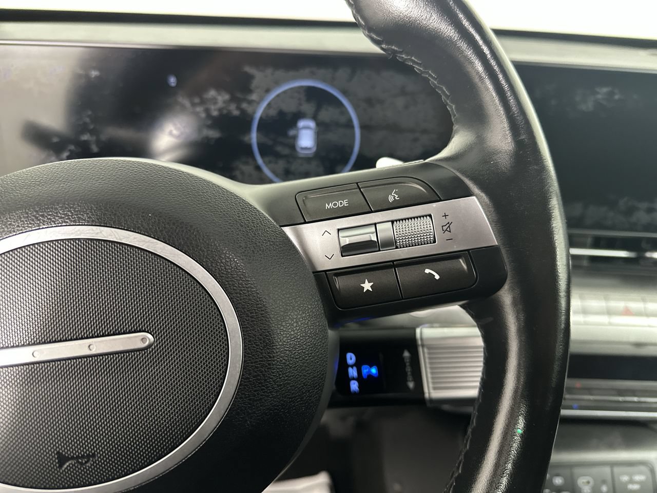 Used 2024 Hyundai Kona Limited FWD image 7
