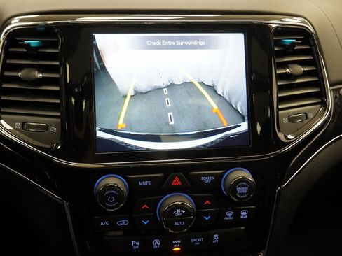 Used 2021 Jeep Grand Cherokee Overland image 38