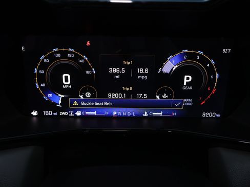 Used 2026 Chevrolet Colorado ZR2 w/ Technology Package AWD/4WD image 17