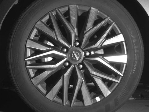 Used 2025 Nissan Altima 2.5 SV image 12