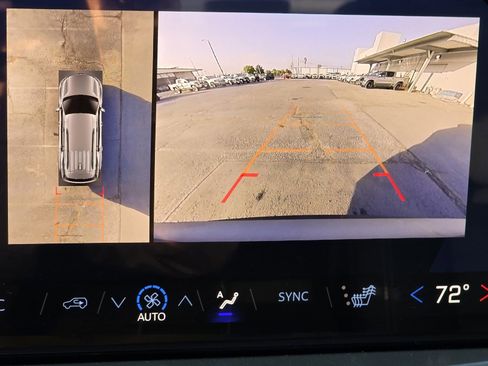 New 2025 Chevrolet Traverse LT w/ Driver Confidence Package image 26