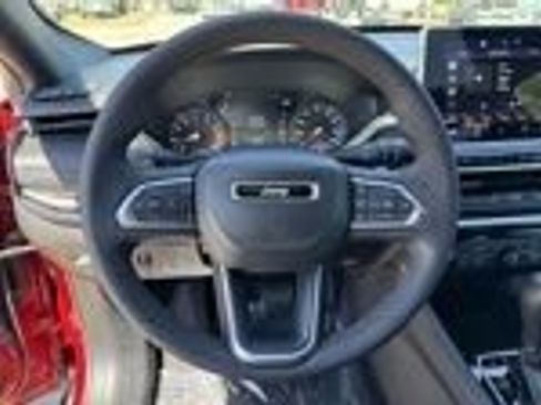 Used 2023 Jeep Compass Trailhawk AWD/4WD image 12