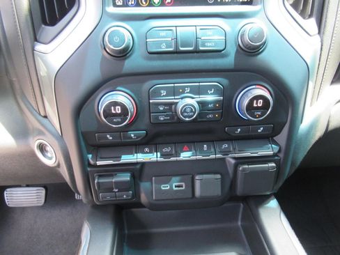 Used 2020 Chevrolet Silverado 1500 RST AWD/4WD image 27