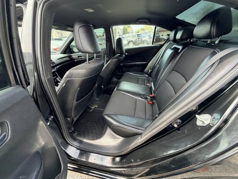 Used 2017 Honda Accord Sport image 19