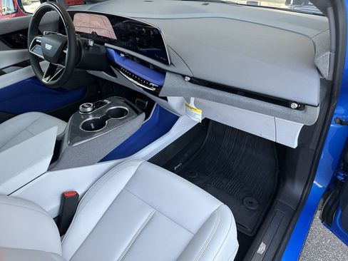 New 2025 Cadillac Optiq Luxury 1 image 34