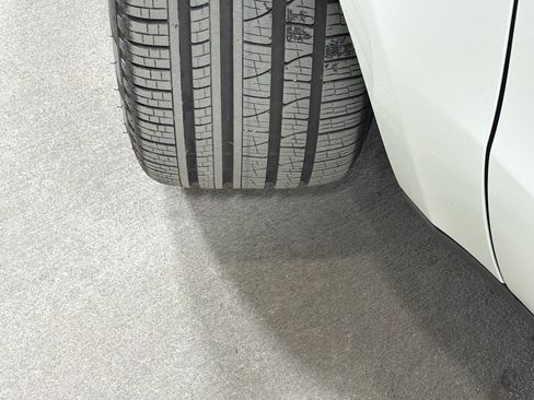 Certified 2026 Porsche Macan AWD/4WD image 43