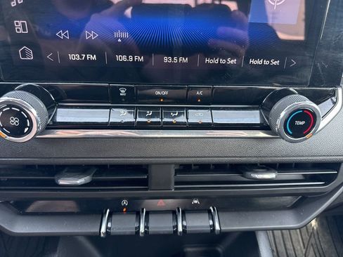 Used 2024 Chevrolet Colorado W/T image 17