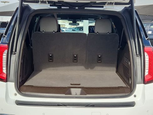 Used 2021 GMC Yukon XL SLT w/ Rear Media and Nav Package image 23