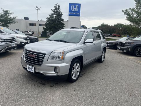 Used 2017 GMC Terrain SLT w/ Open Road Package AWD/4WD image 1
