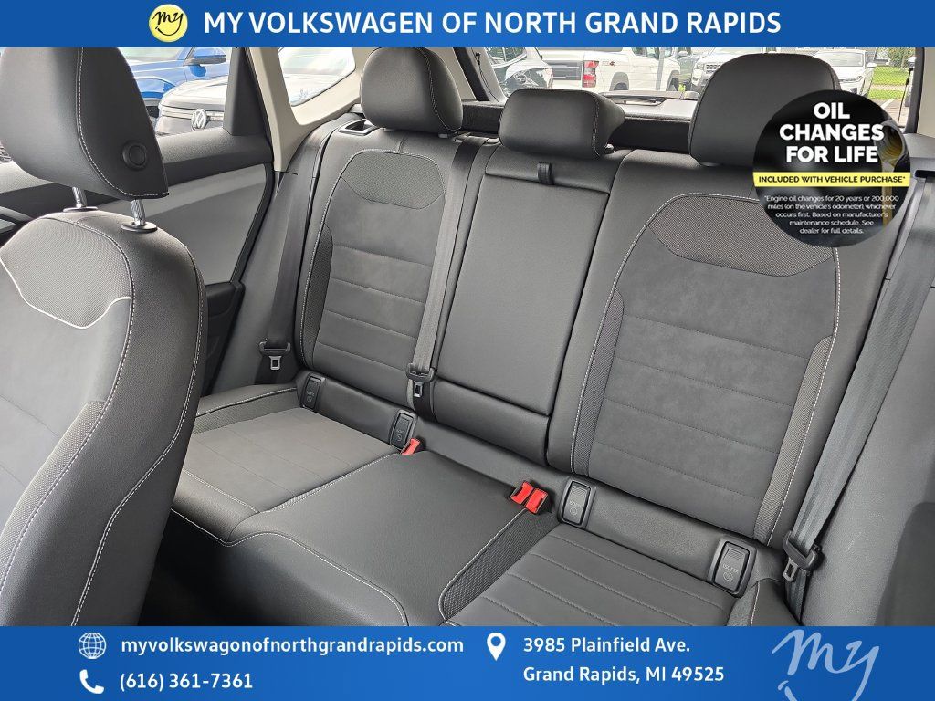 Used 2023 Volkswagen Taos SE FWD image 28