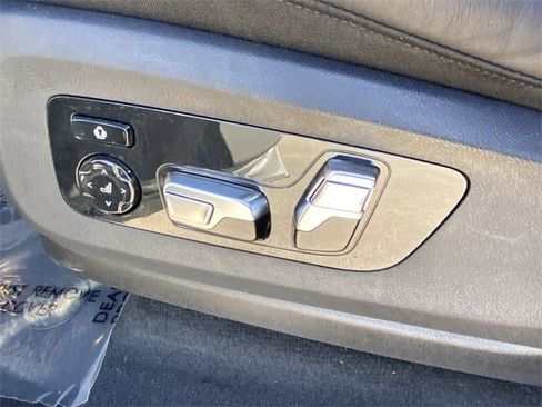 Certified 2025 BMW X7 M60i w/ Executive Package image 22