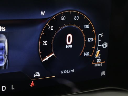 Used 2025 Ford Mustang Premium RWD image 32