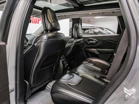 Used 2020 Jeep Cherokee Latitude Plus w/ Comfort/Convenience Group image 32