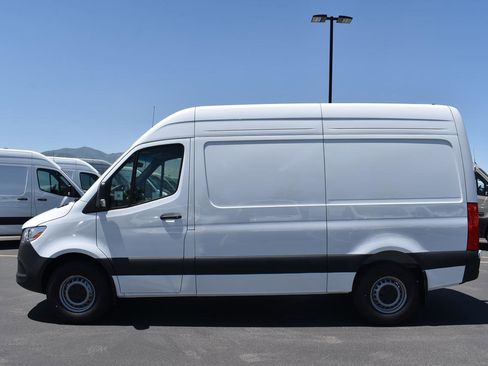 New 2025 Mercedes-Benz Sprinter 2500 image 4