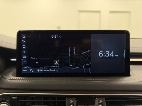 Used 2022 Genesis G70 2.0T image 17