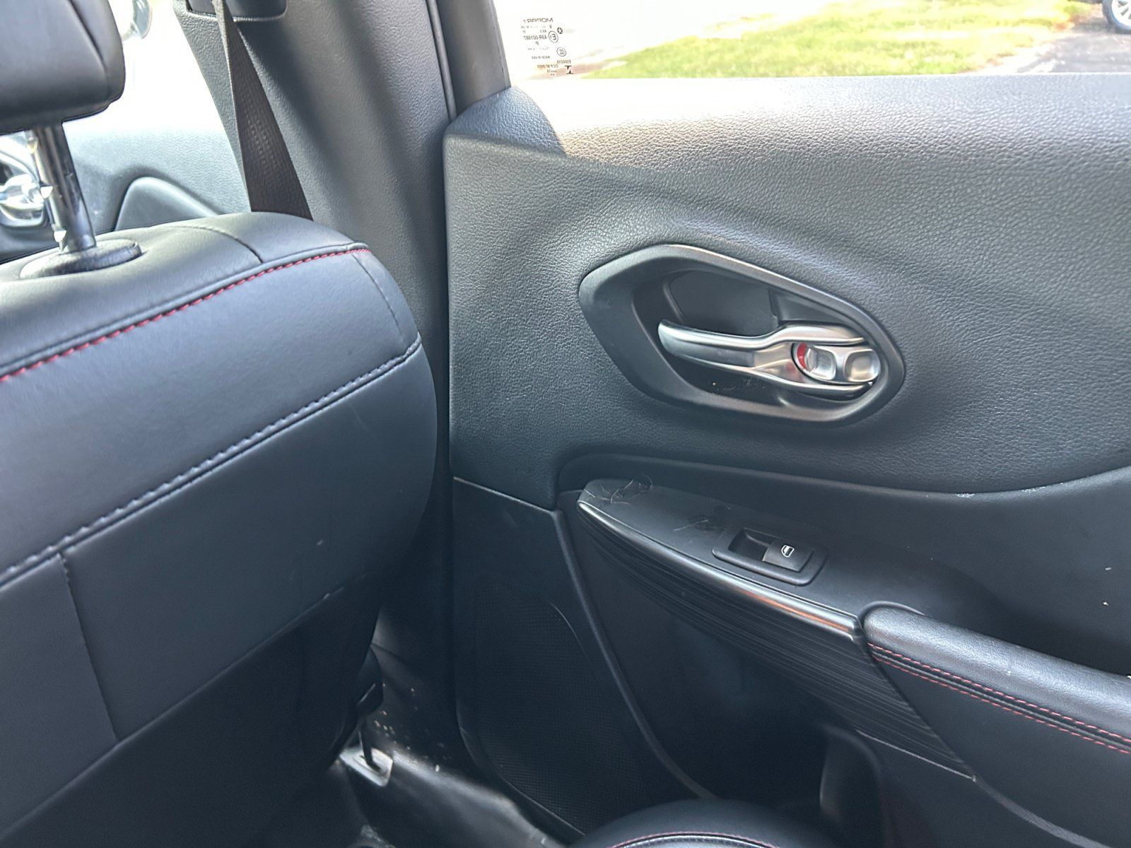 Used 2015 Jeep Cherokee Trailhawk w/ Leather Interior Group AWD/4WD image 18