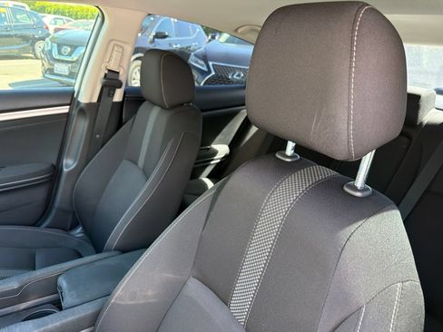 Used 2019 Honda Civic EX image 9