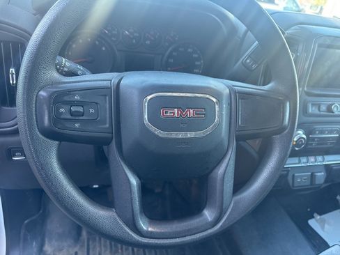 Used 2021 GMC Sierra 1500 4x4 Crew Cab w/ Sierra Value Package image 20