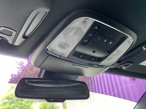 Used 2018 Dodge Charger R/T RWD image 21
