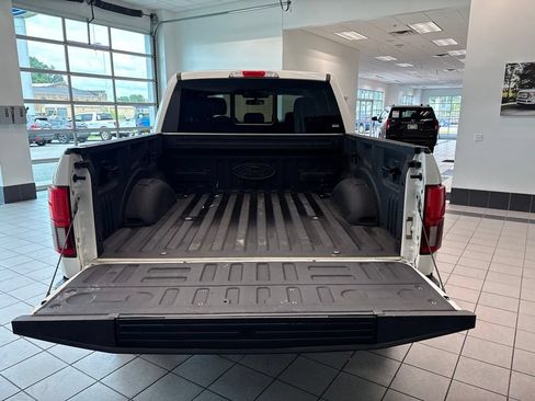 Used 2020 Ford F150 Lariat w/ Equipment Group 502A Luxury AWD/4WD image 7