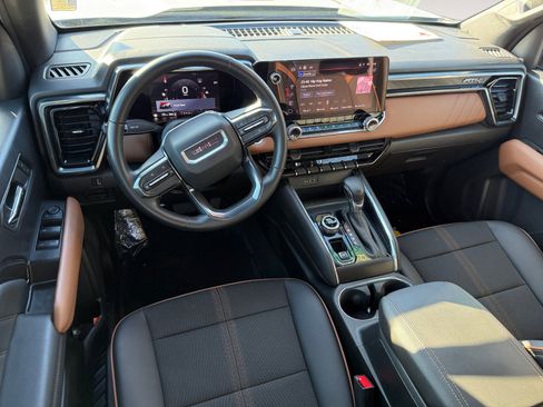 Used 2023 GMC Canyon AT4 w/ Technology Package image 15