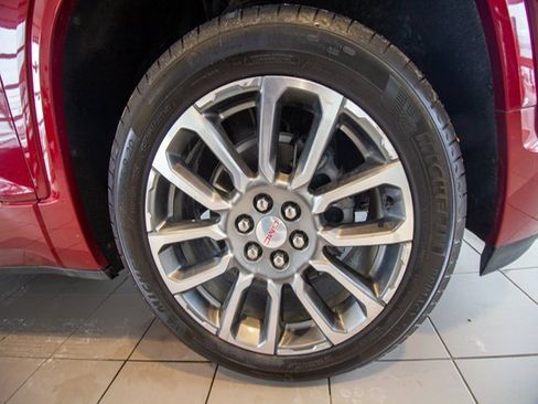 Certified 2023 GMC Acadia Denali w/ Denali Ultimate Package image 28