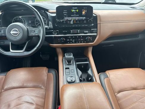 Certified 2023 Nissan Pathfinder Platinum w/ Black Appearance Package image 22