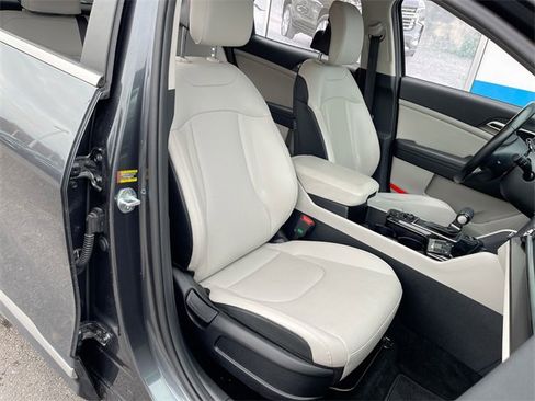Used 2023 Kia Sportage EX image 27