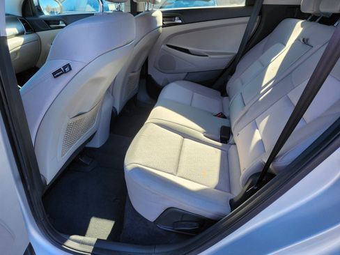 Used 2018 Hyundai Tucson SE w/ Cargo Package image 16