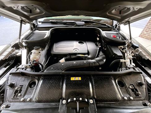 Used 2023 Mercedes-Benz GLE 350 4MATIC w/ Premium Package image 32