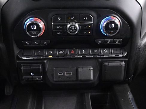 Used 2022 GMC Sierra 2500 Denali w/ Denali Ultimate Package AWD/4WD image 34