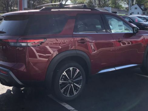 New 2026 Nissan Pathfinder Platinum image 7