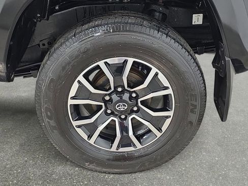 Used 2023 Toyota Tacoma TRD Sport image 31