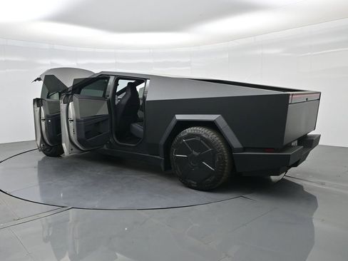Used 2024 Tesla Cybertruck AWD Crew Cab image 37