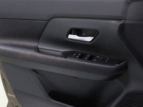 New 2026 Nissan Kicks SV w/ SV Premium Package image 11