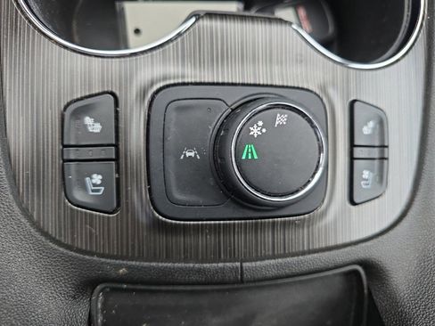 Used 2023 GMC Acadia SLT w/ Elevation Edition image 31