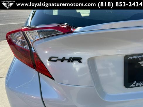 Used 2020 Toyota C-HR XLE FWD image 8