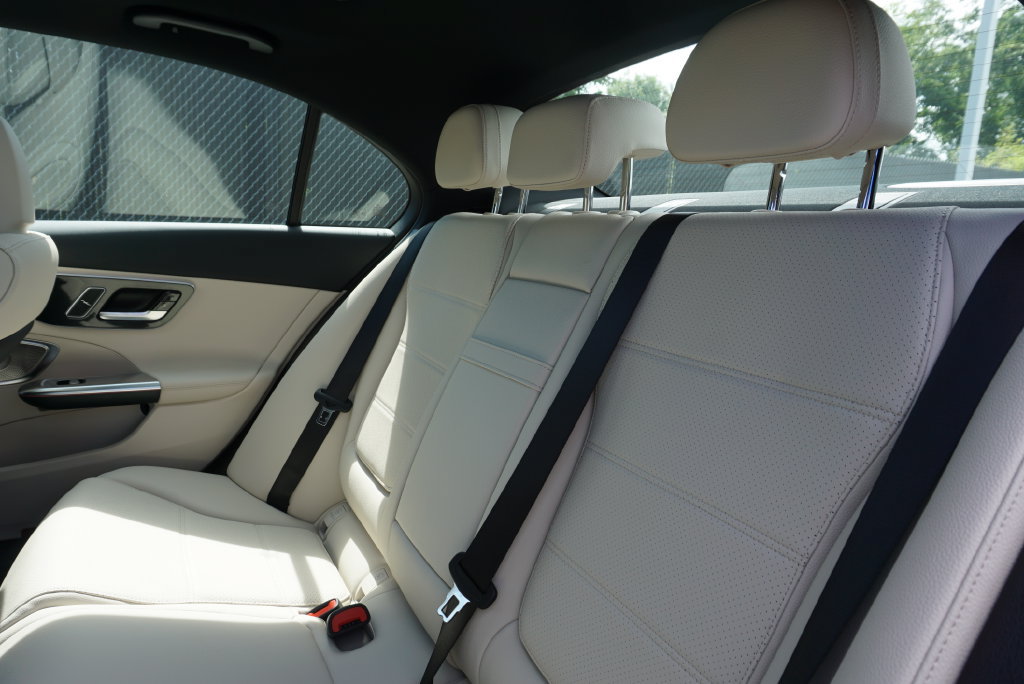 Used 2025 Mercedes-Benz C 300 4MATIC Sedan image 48