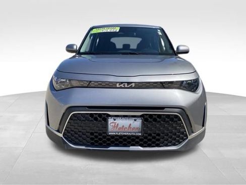Used 2025 Kia Soul LX w/ LX Technology Package FWD image 18