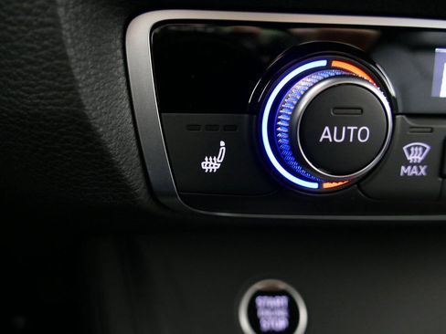 New 2025 Audi Q3 2.0T Premium image 19