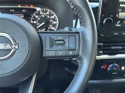 Certified 2022 Nissan Pathfinder SL image 16