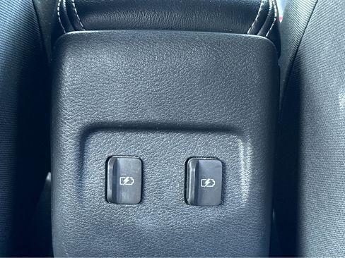 Used 2021 Nissan Kicks SV w/ Exterior Package image 18