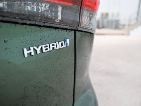 Used 2024 Toyota Highlander Limited image 13